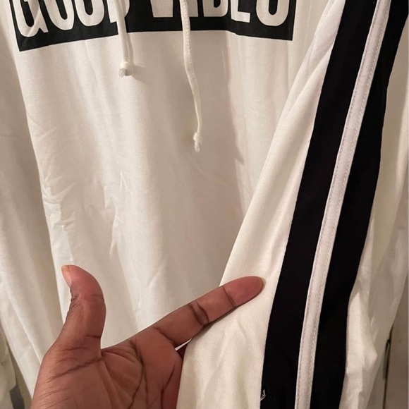 Plus Size Womens white Good Vibes Only thin hoodie size 3X New - Picture 2 of 10